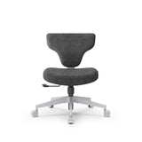 Newtral Freedom-X stoel met meerdere houdingen en gekruiste poten 