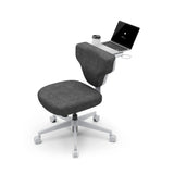 Newtral Freedom-X stoel met meerdere houdingen en gekruiste poten 